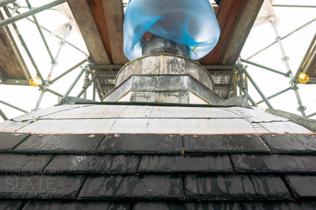 a close up of a roof