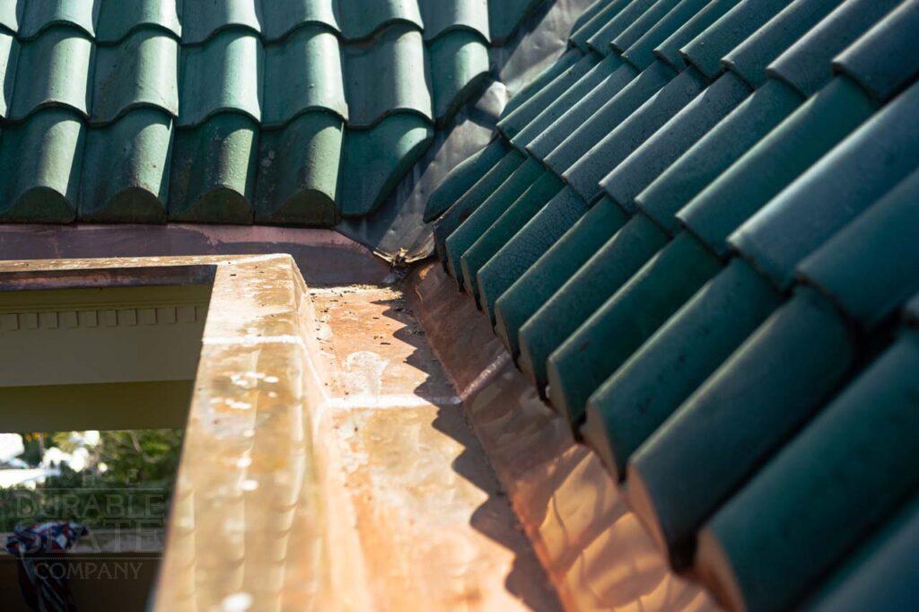 a close up of a roof